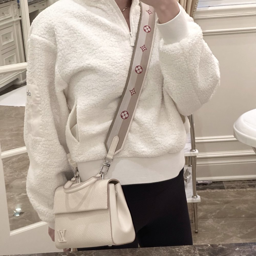 Louis Vuitton Cluny Mini in Quartz